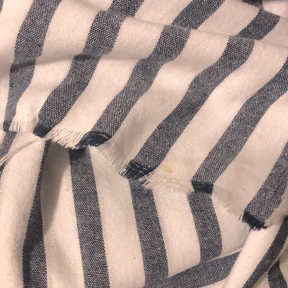 Mint Vanilla distressed skirt | SIZE 8 - Picture 7 of 7